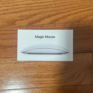 Apple Magic Mouse in Elegant White